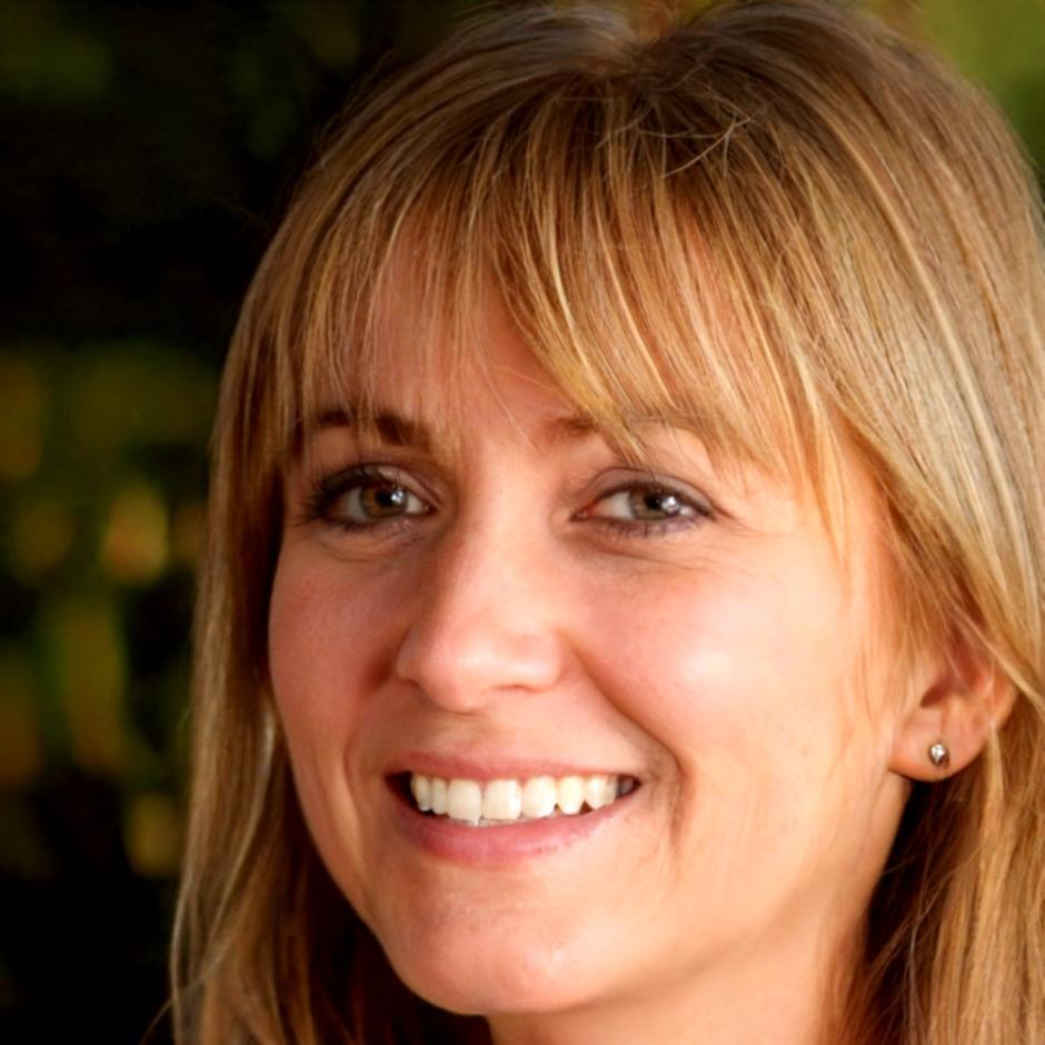 Maria Schneider, Finanzberaterin
